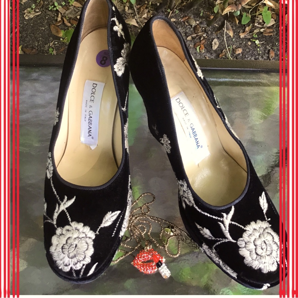 Dolce & Gabbana Black and Cream Heels with Sophisticated Style